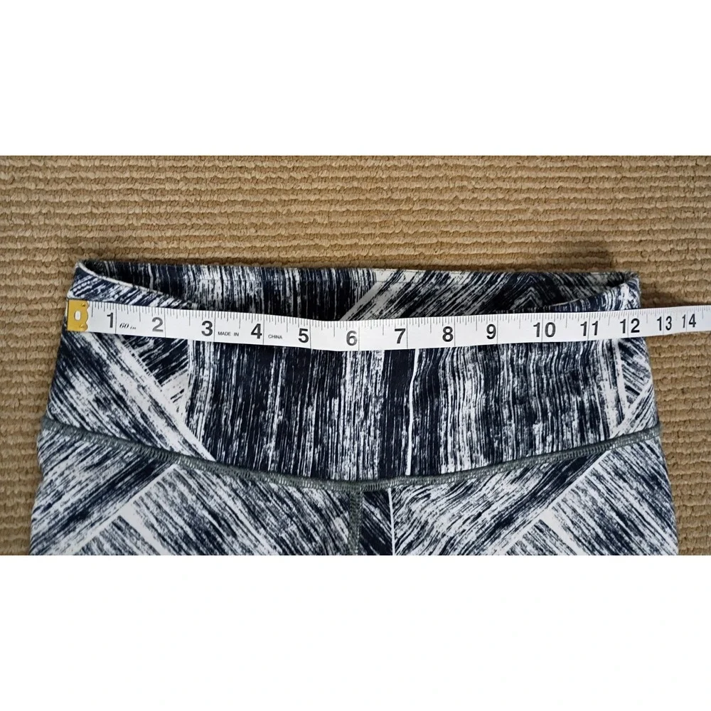 Lululemon Athletica Leggings Heat Wave Women's Black/White size 4 Vintage Canada